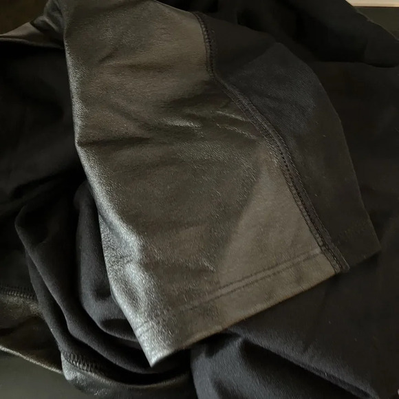 LANE BRYANT Size 18/20 Black With A Gold Finish Faux Leather Insert Leggings - Picture 7 of 12